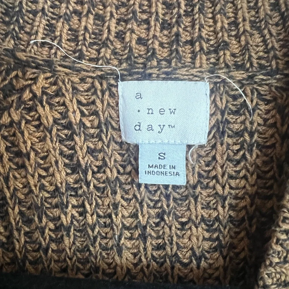 Cardigan - Picture 2 of 3